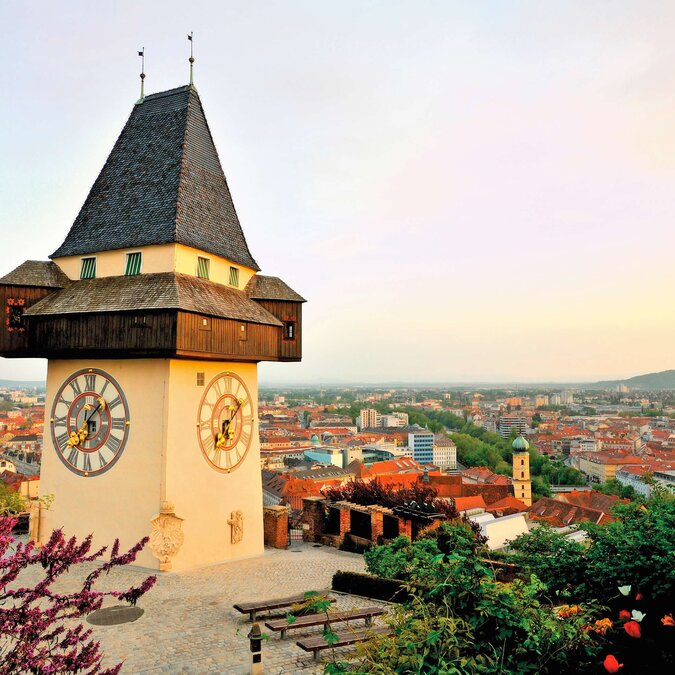 Alter Uhrturm | © Shutterstock 138427976