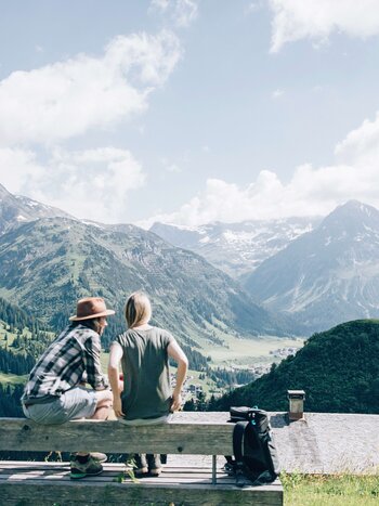 Hikers in Lech am Arlberg | © Daniel Zangerl - Lech Zürs Tourismus