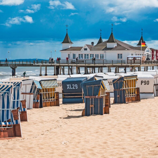 Die Pier in Ahlbeck auf der Insel Usedom  | © Shutterstock 421337590